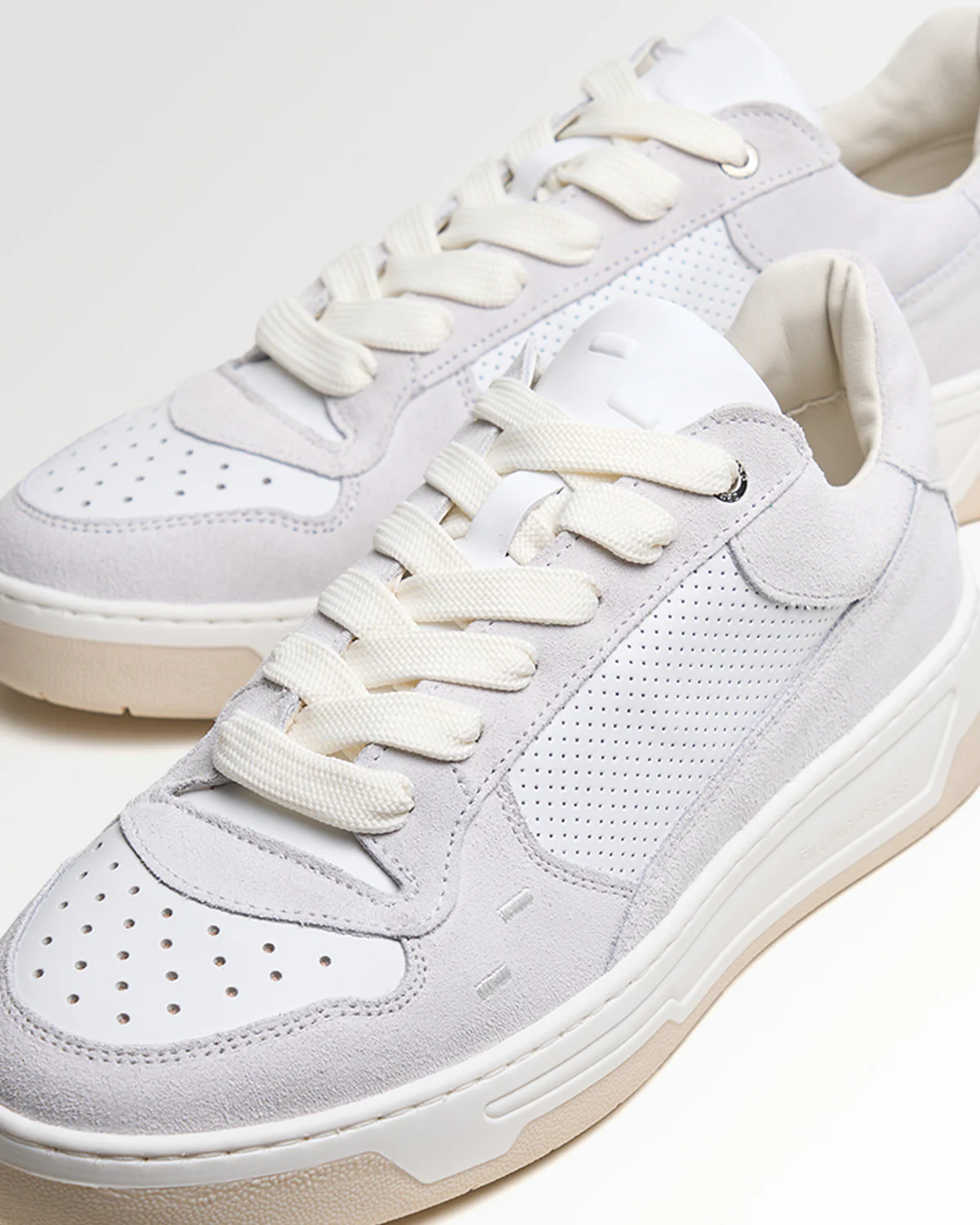Cruiser Neat Off White